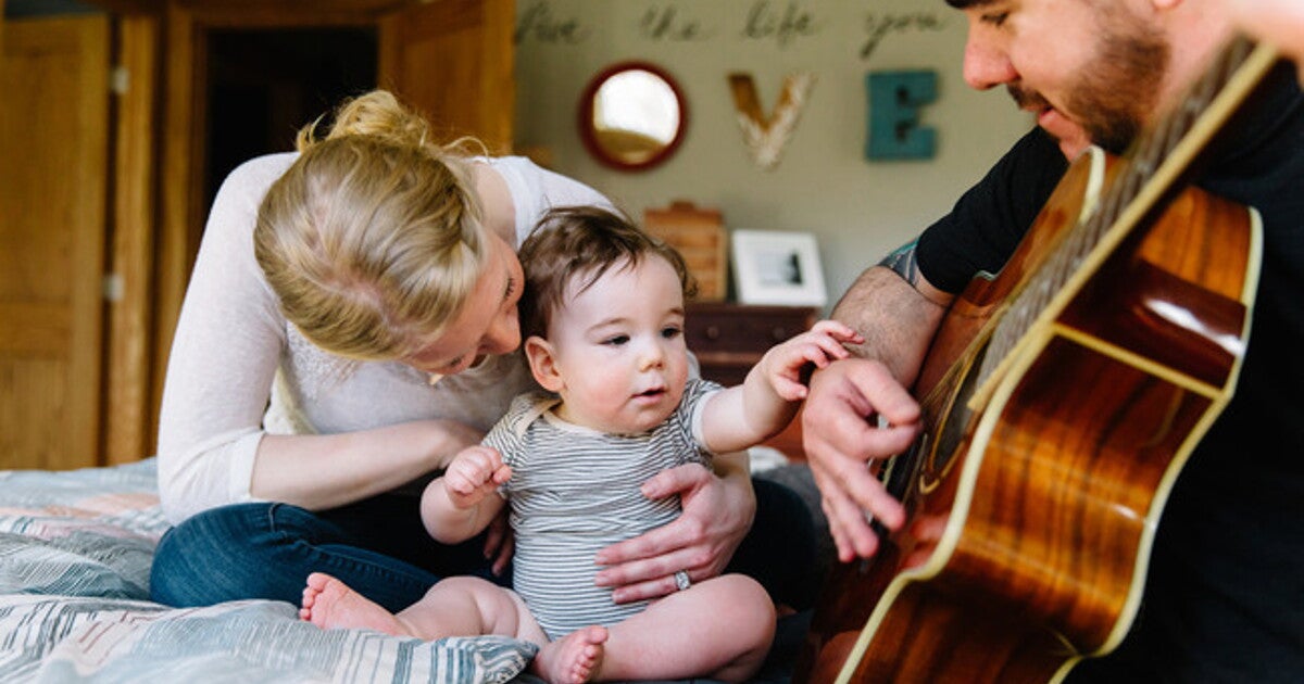 Cómo y qué escuchan los bebés? Desarrollo auditivo de los 0 a los 12 meses
